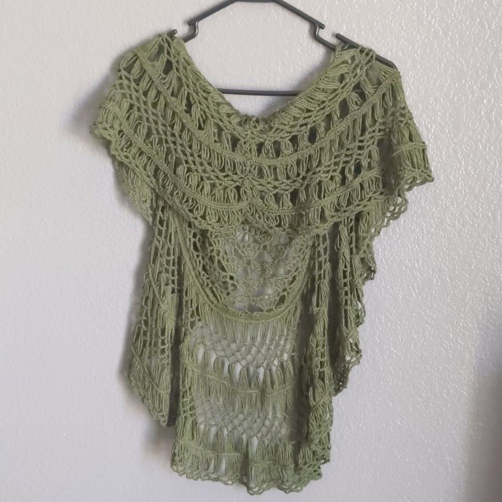 Crocheted top - Picture 2 of 3